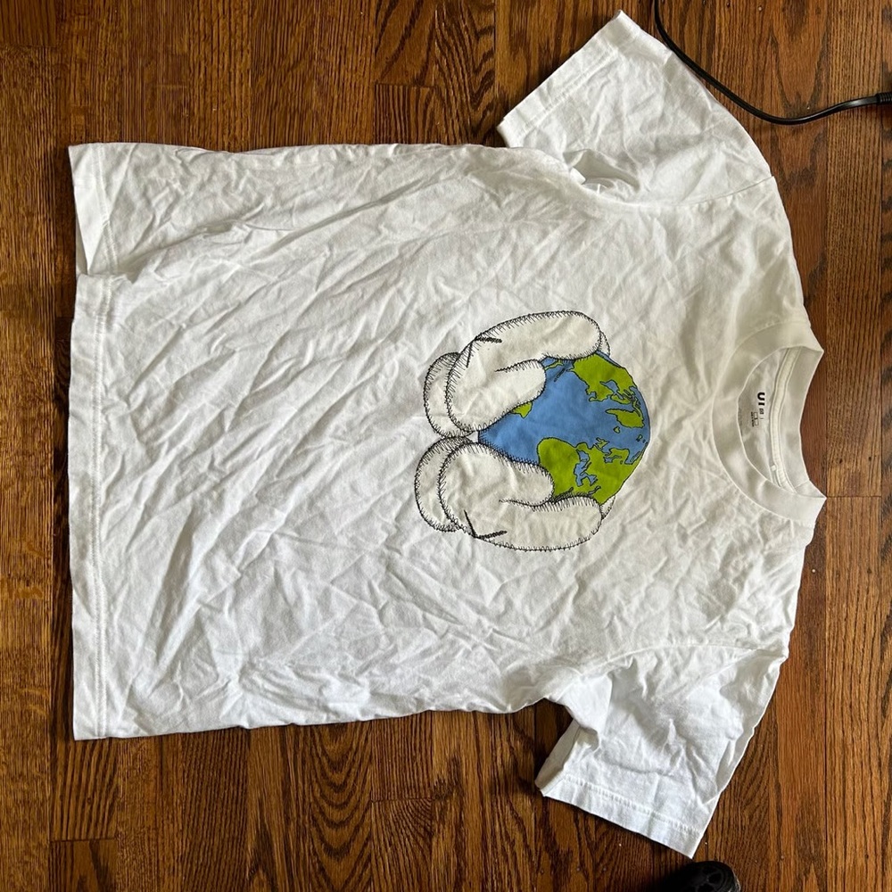 kaws x Uniqlo